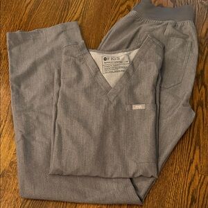 FIGS women’s Gray Scrub Pants